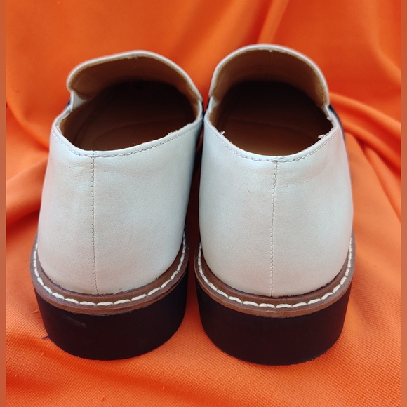 ✨Hot Style!✨Adrienne Vittadini Proxy Lug Sole Loafers Off White/Black 9.5M - Picture 4 of 6